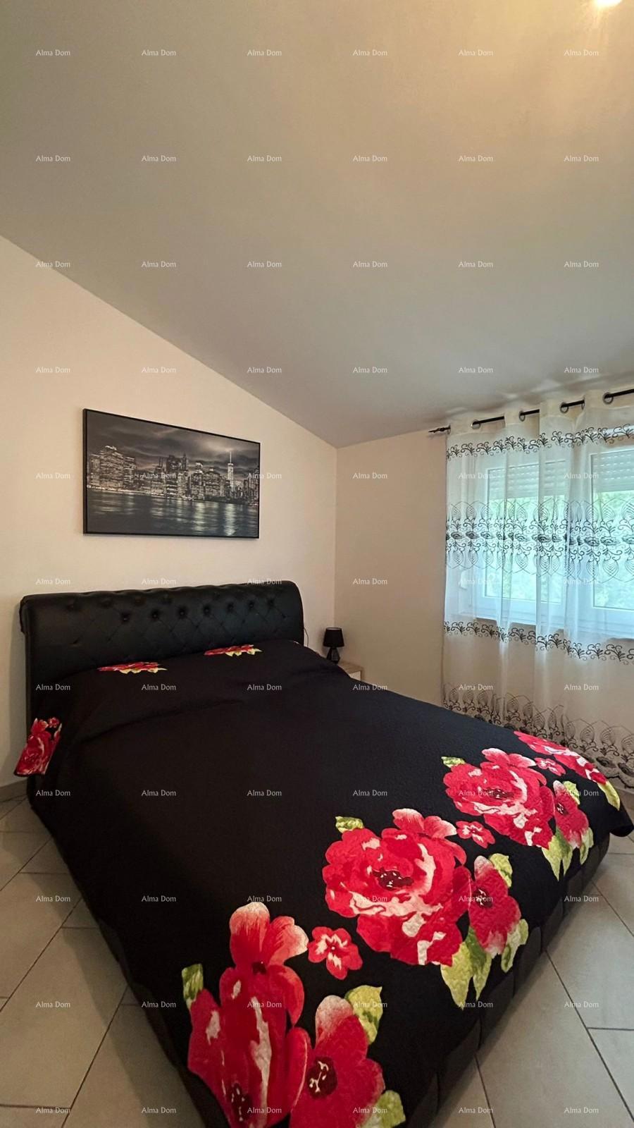 Pula Veli vrh. Prodajamo hišo z več apartmaji in bazenom.