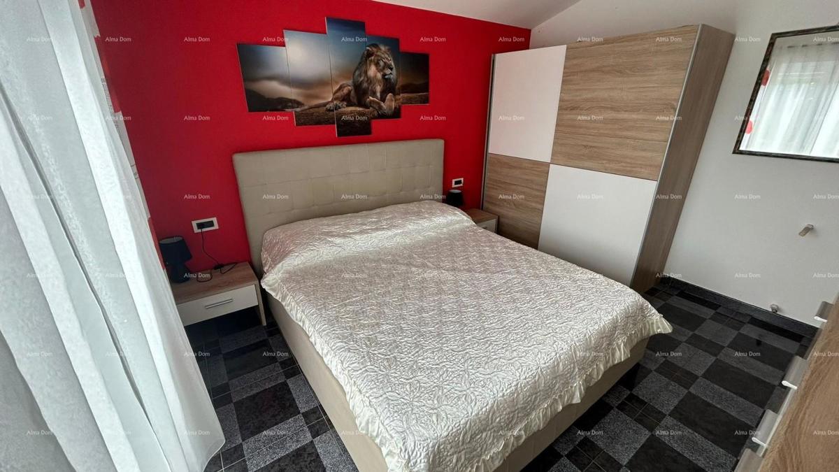 Pula Veli vrh. Prodajamo hišo z več apartmaji in bazenom.