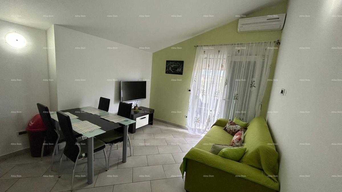 Pula Veli vrh. Prodajamo hišo z več apartmaji in bazenom.