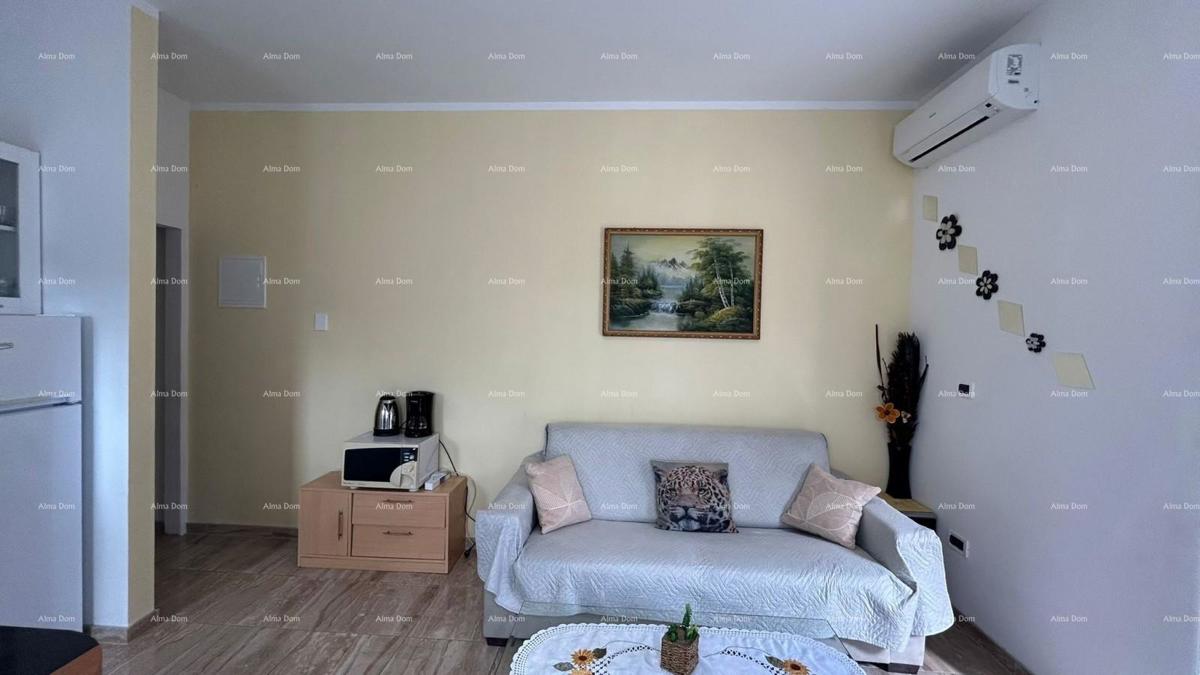 Pula Veli vrh. Prodajamo hišo z več apartmaji in bazenom.