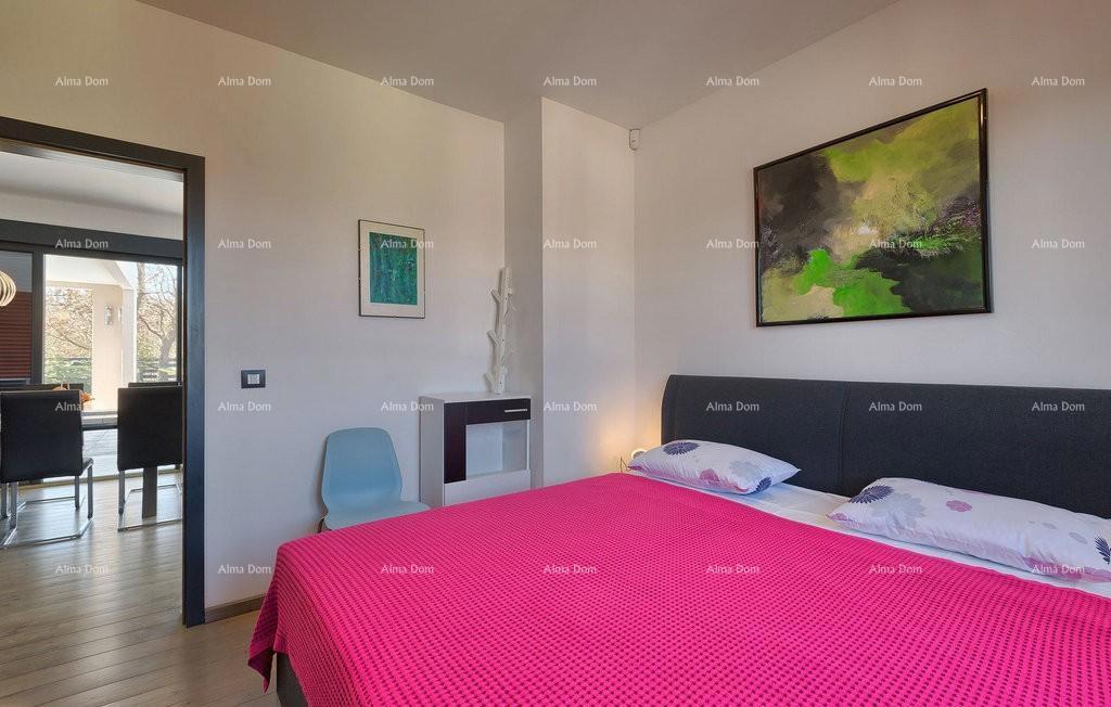 Prizemnica s bazenom! Bližina mjesta Savičente.