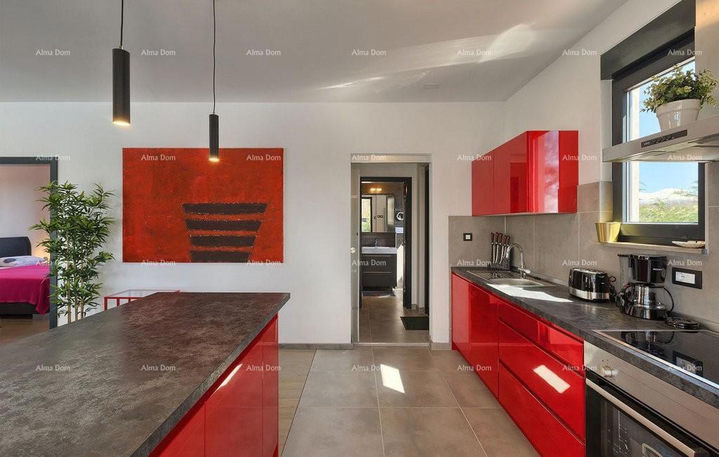 Prizemnica s bazenom! Bližina mjesta Savičente.