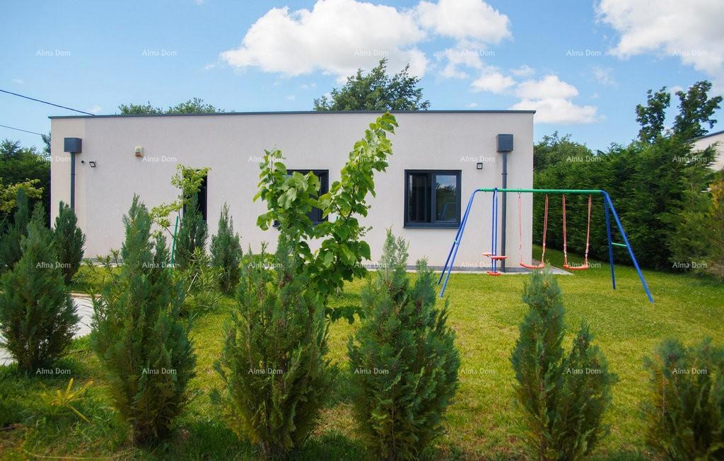 Prizemnica s bazenom! Bližina mjesta Savičente.