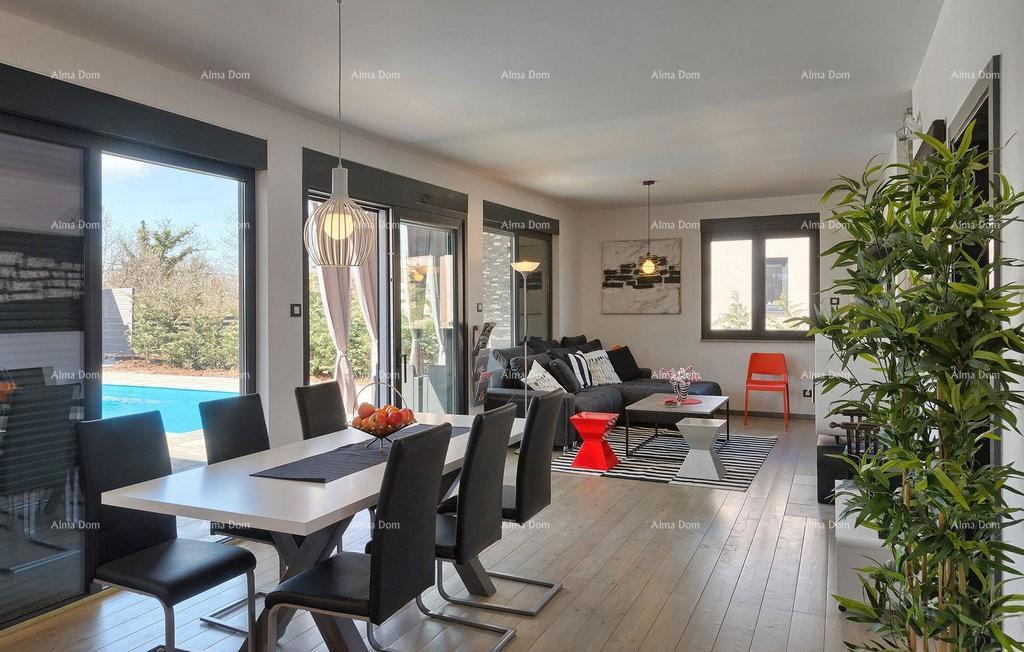 Prizemnica s bazenom! Bližina mjesta Savičente.