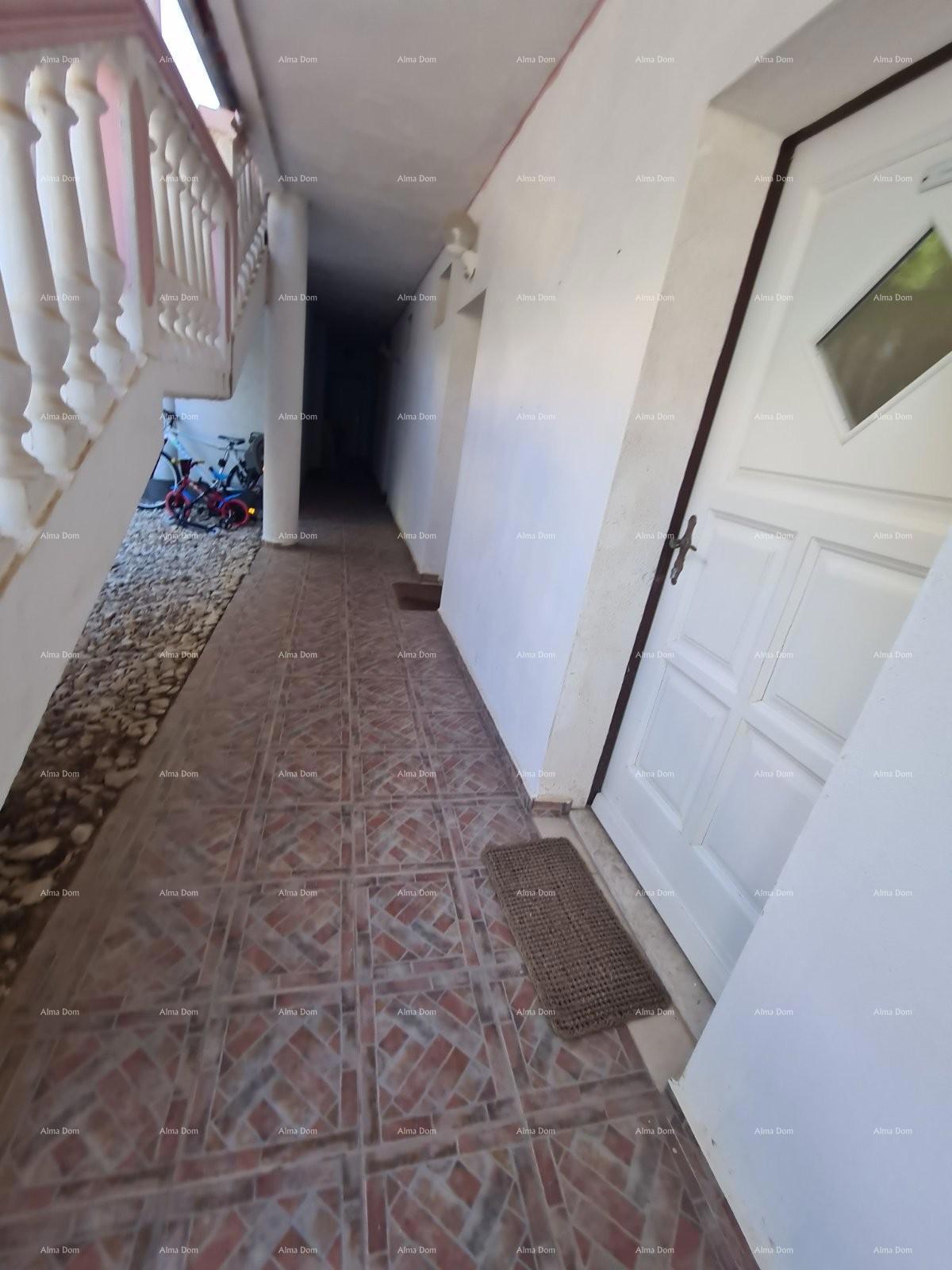 Prodaja stana s bazenom i parkingom – Medulin