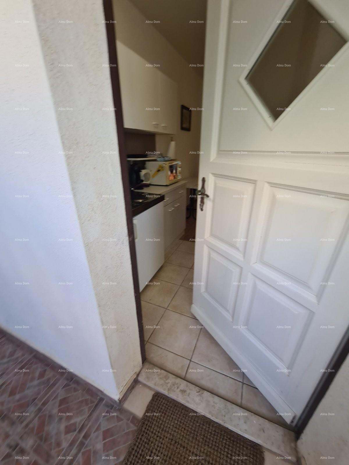 Prodaja stana s bazenom i parkingom – Medulin