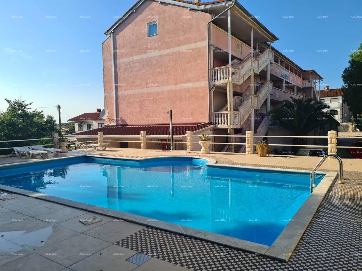 Prodaja stana s bazenom i parkingom – Medulin