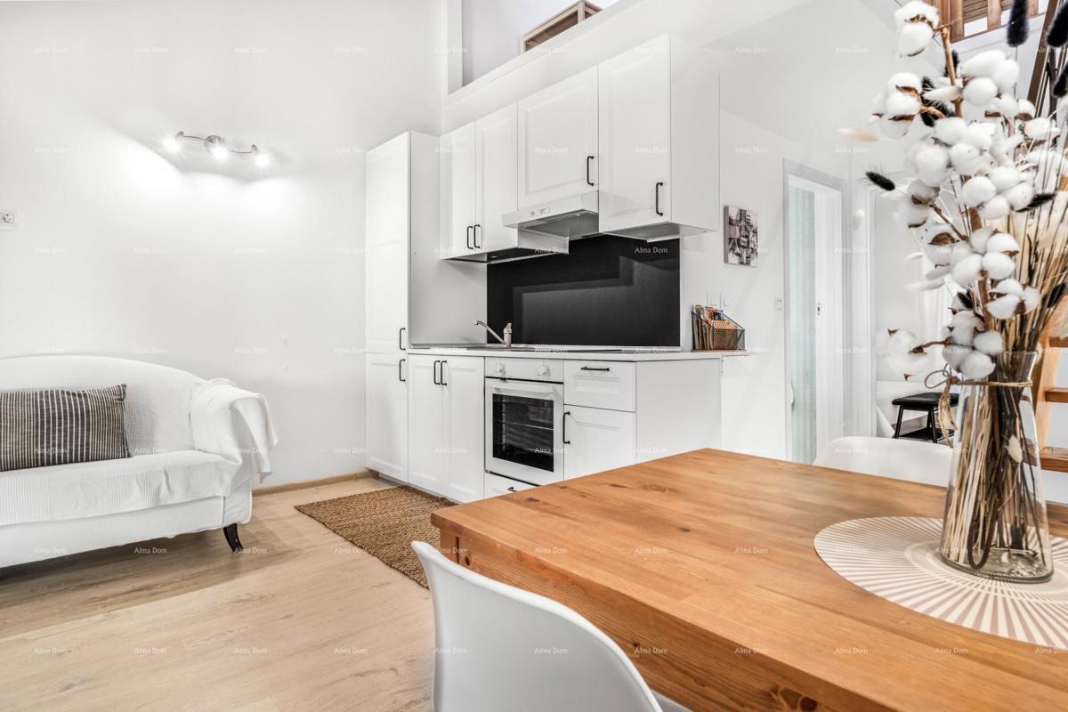 Prodamo dve povezani hiši v Pomeru