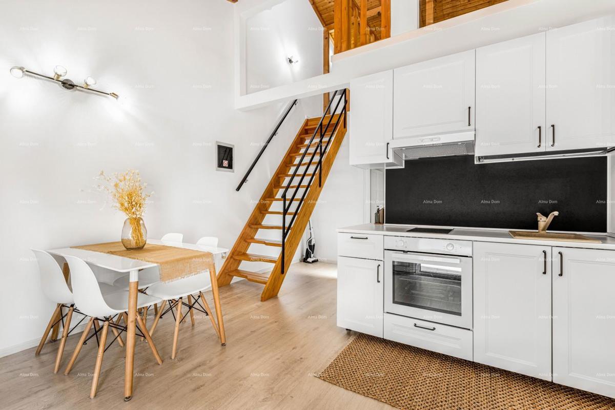 Prodamo dve povezani hiši v Pomeru