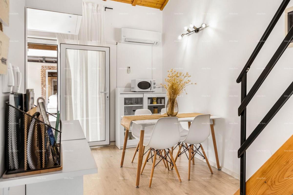 Prodamo dve povezani hiši v Pomeru