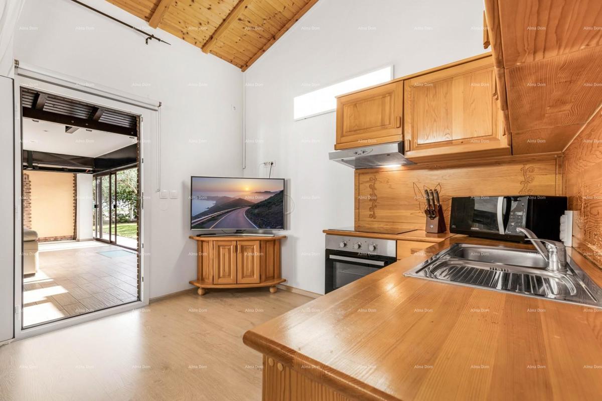 Prodamo dve povezani hiši v Pomeru