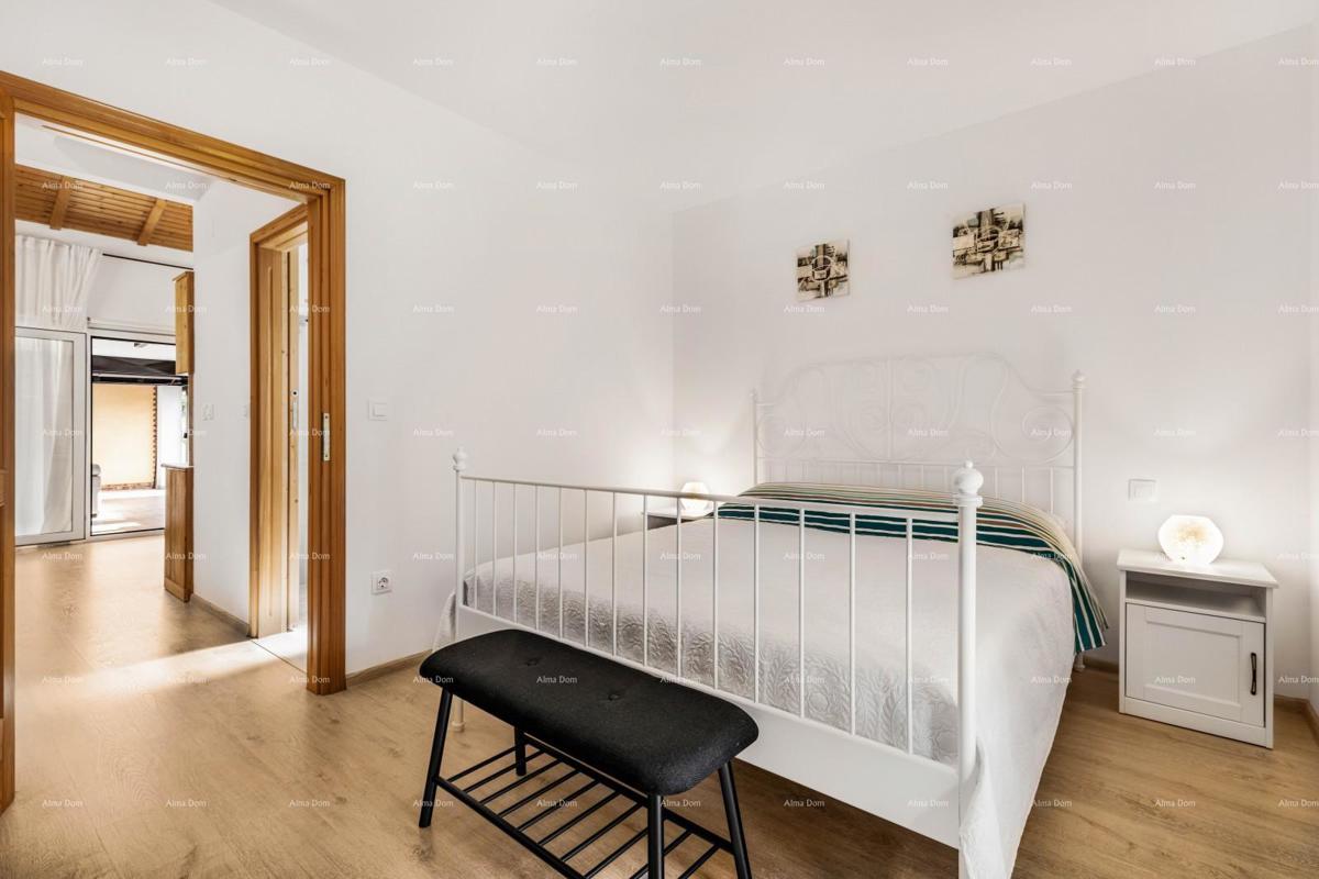 Prodamo dve povezani hiši v Pomeru