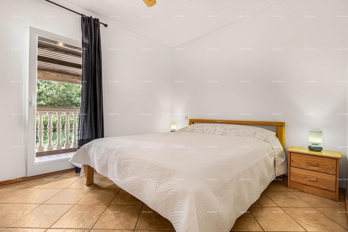 Prodamo dve povezani hiši v Pomeru