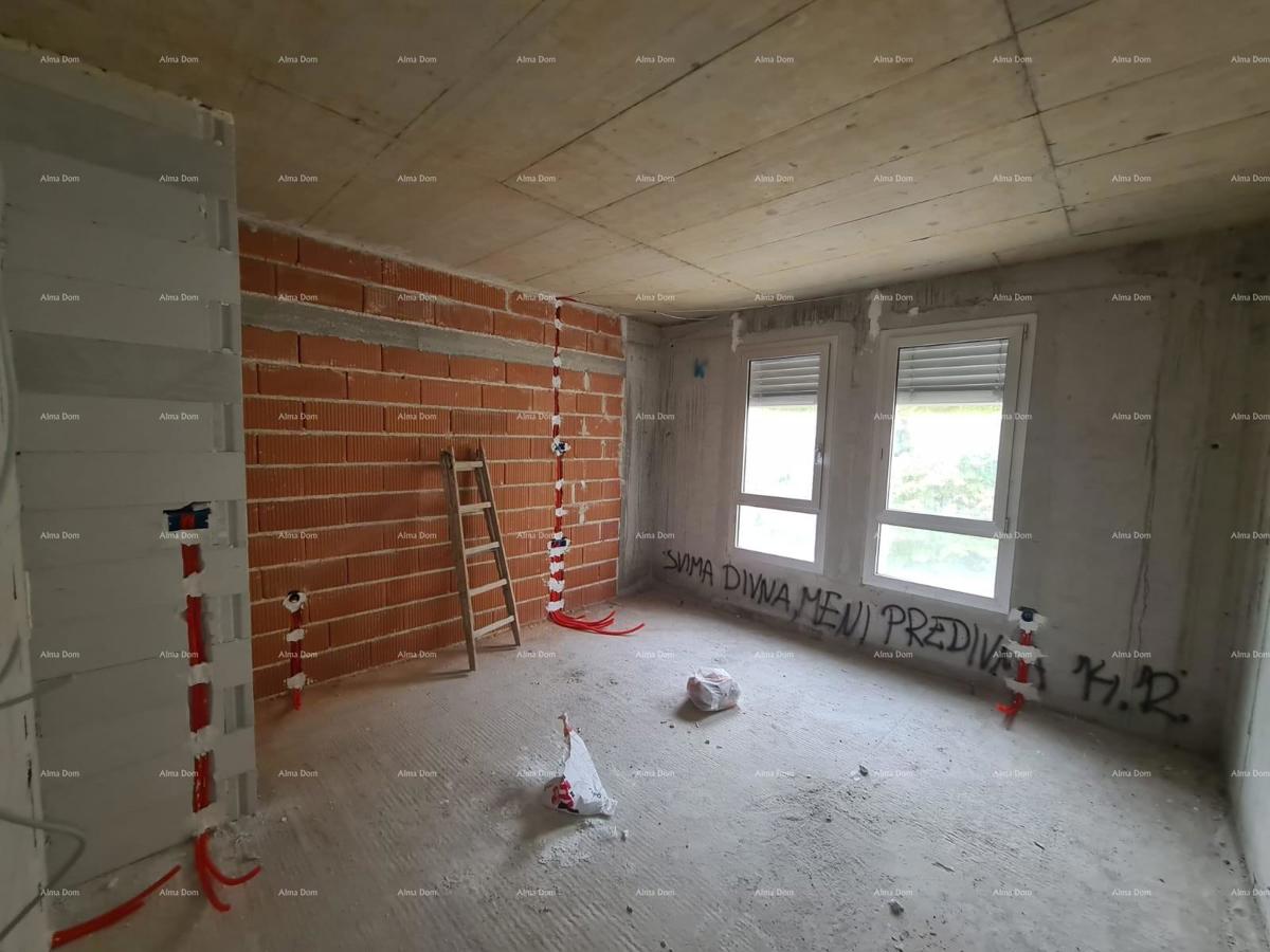 Prodaja poslovnega prostora v stanovansko-poslovni stavbi, blizu centra, Pula! L1