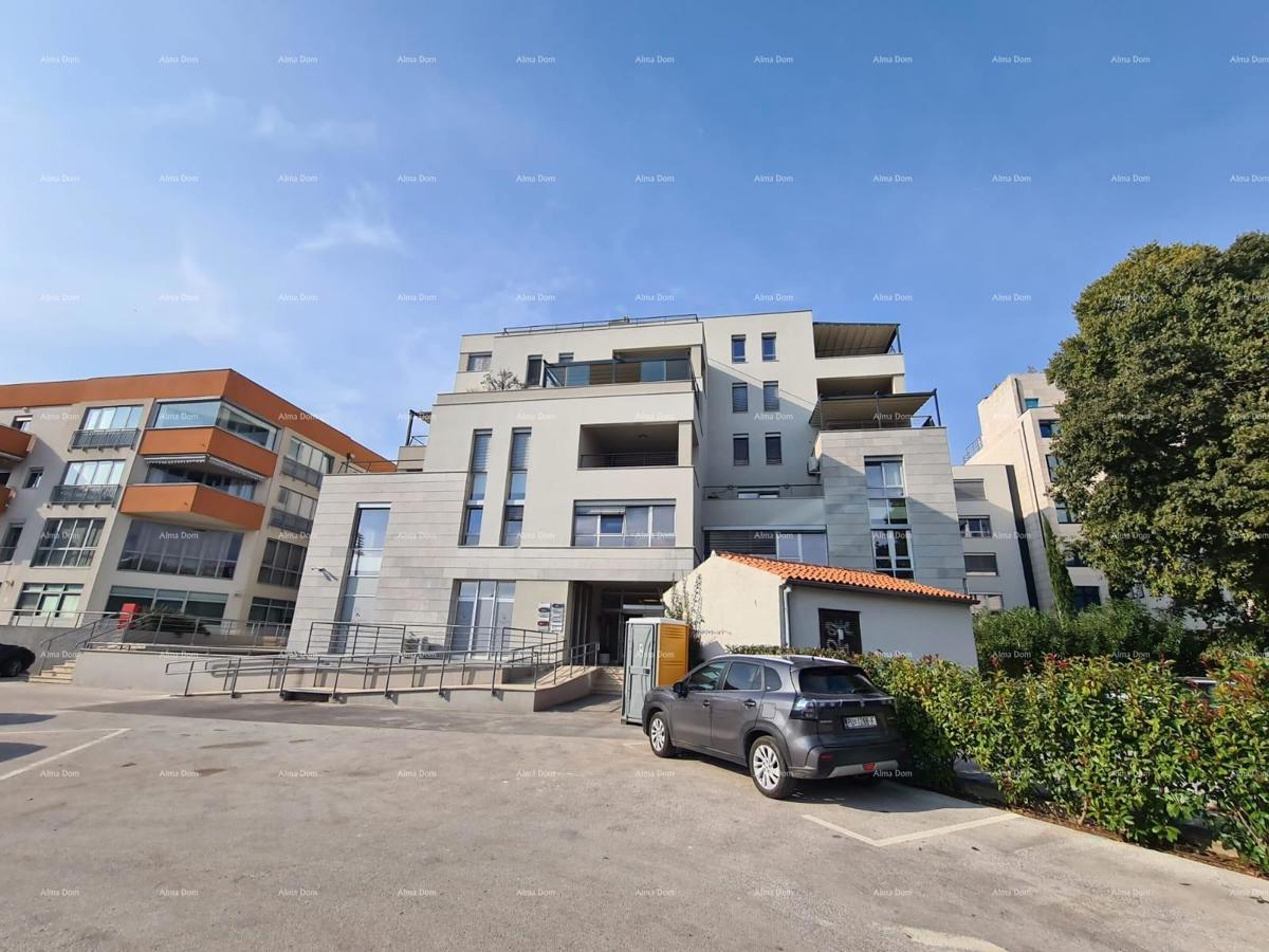 Prodaja poslovnega prostora v stanovansko-poslovni stavbi, blizu centra, Pula! L1