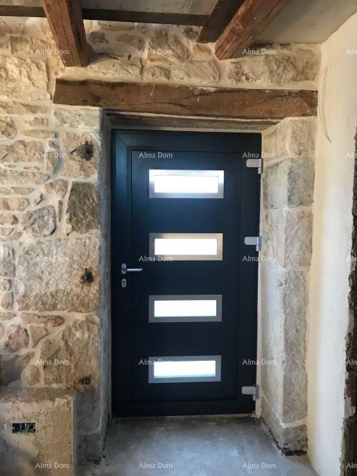 Kamnita Hiša na Prodajo