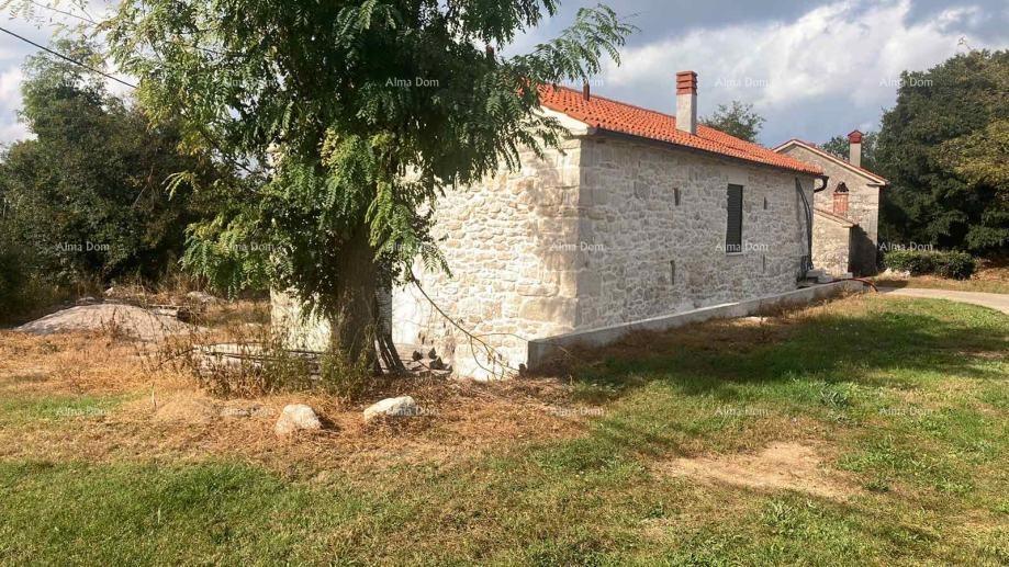 Kamnita Hiša na Prodajo