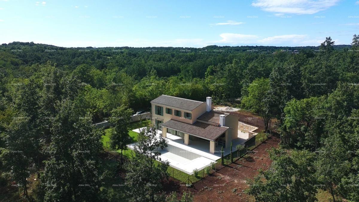 Prodaja - prostorna hiša s bazenom v gradnji, blizu Pazina!