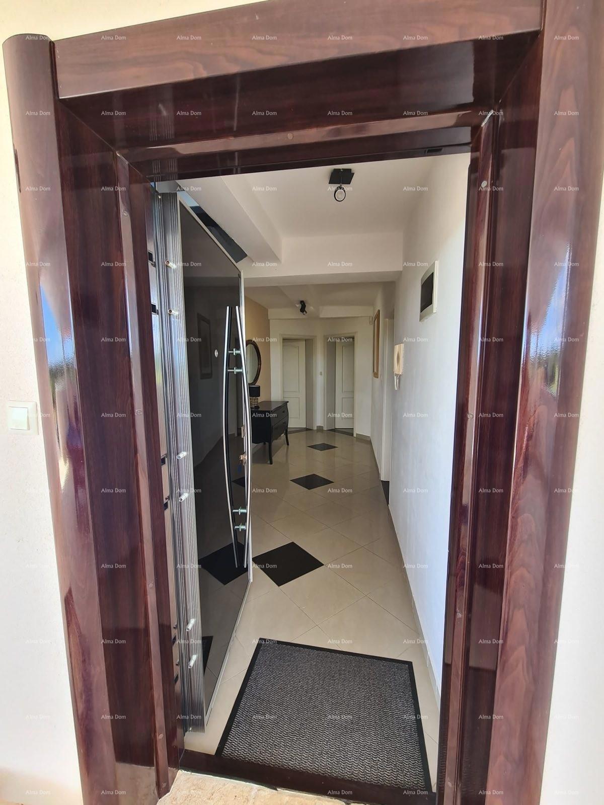 Na prodaju hiša s bazenom – Valtura