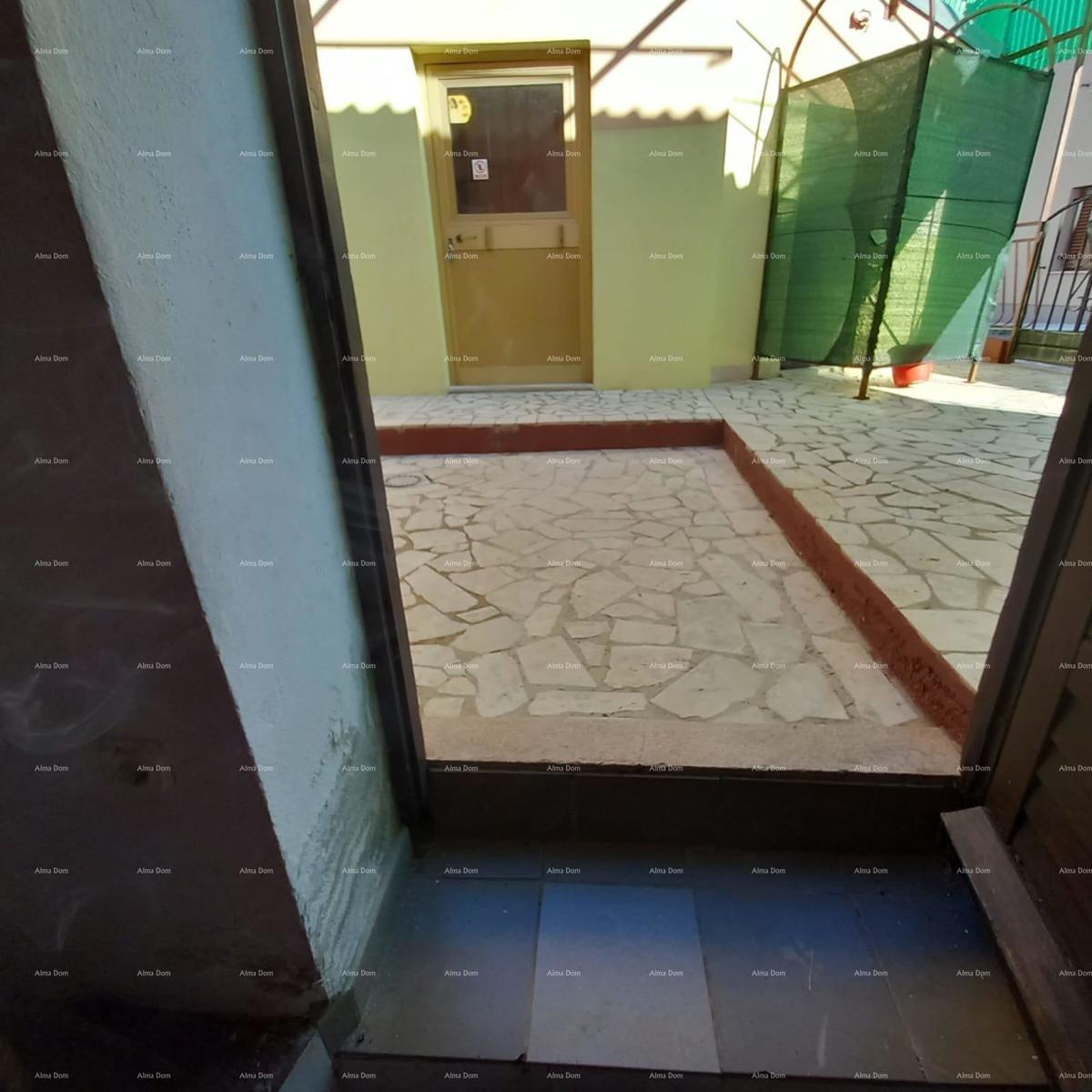 Prodamo caffe bar picerijo v Marčani