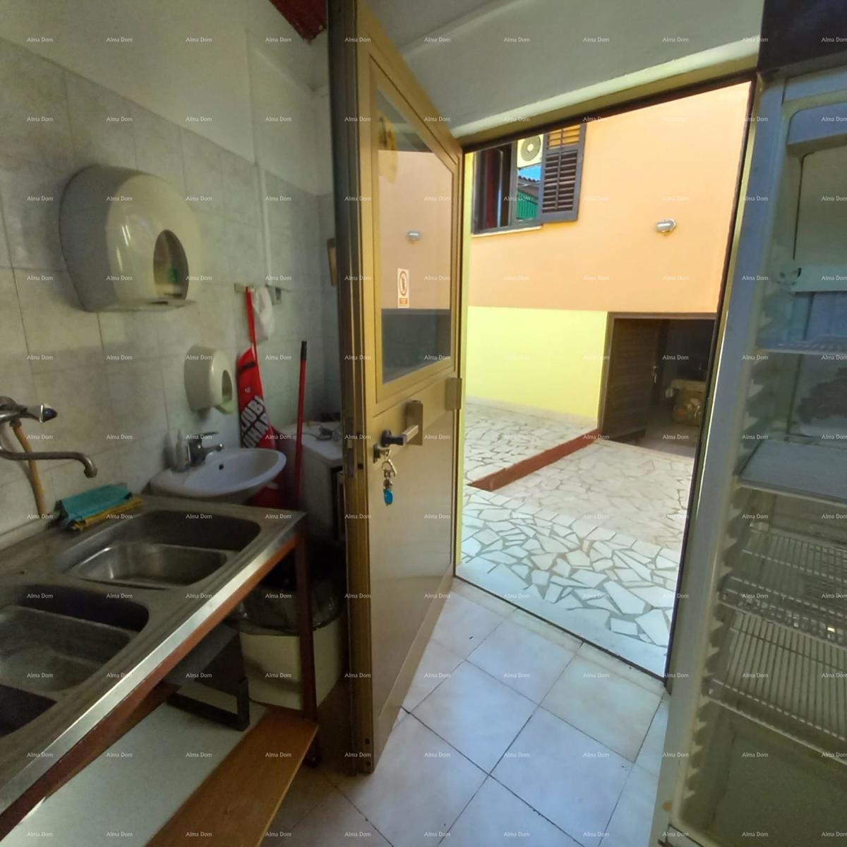 Prodamo caffe bar picerijo v Marčani