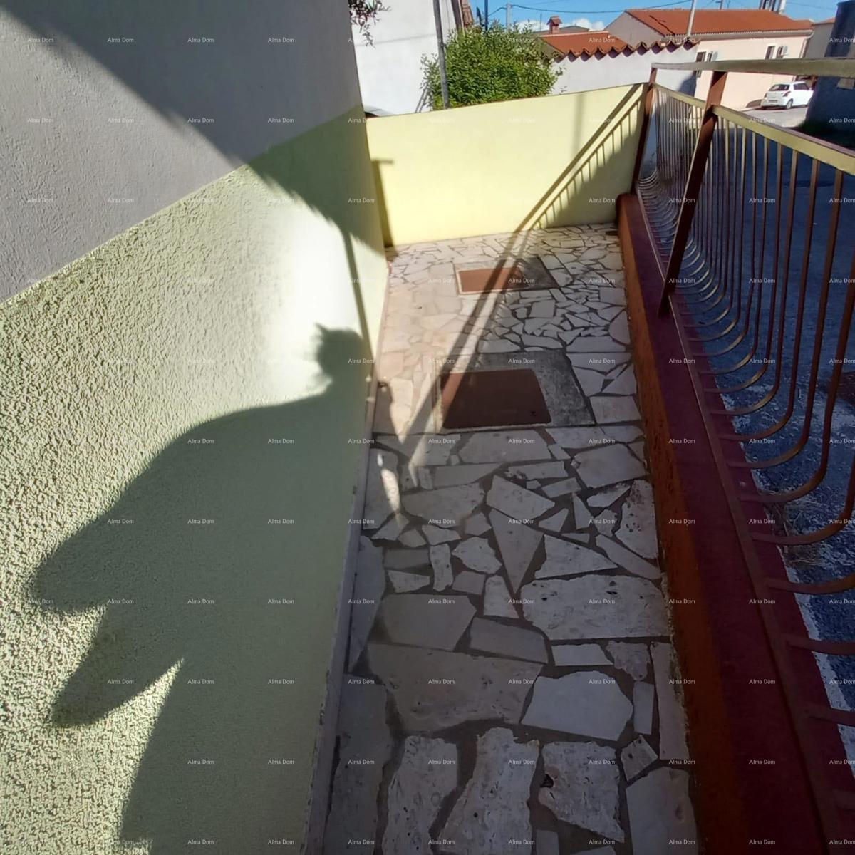 Prodamo caffe bar picerijo v Marčani