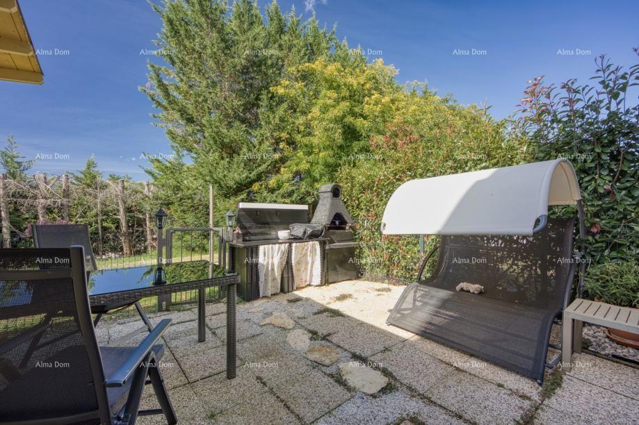 Baderna, Poreč - Stan s dvorištem