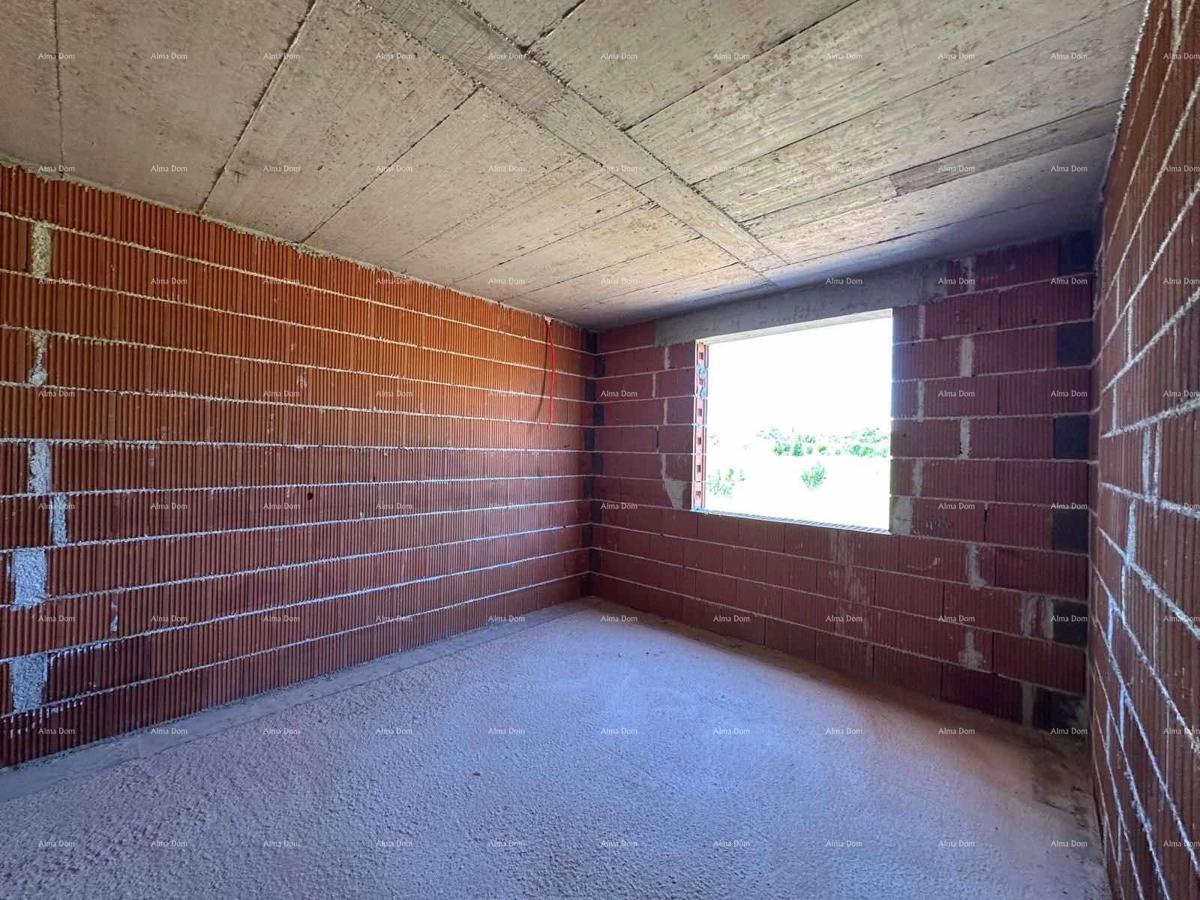 Nov projekt, Barbariga! Apartma z vrtom in parkiriščem, 500 m od morja