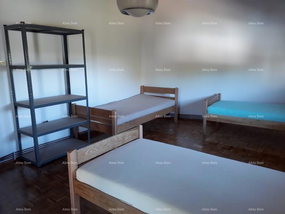 Prodajemo kameno hišo v središču Brtonigle!