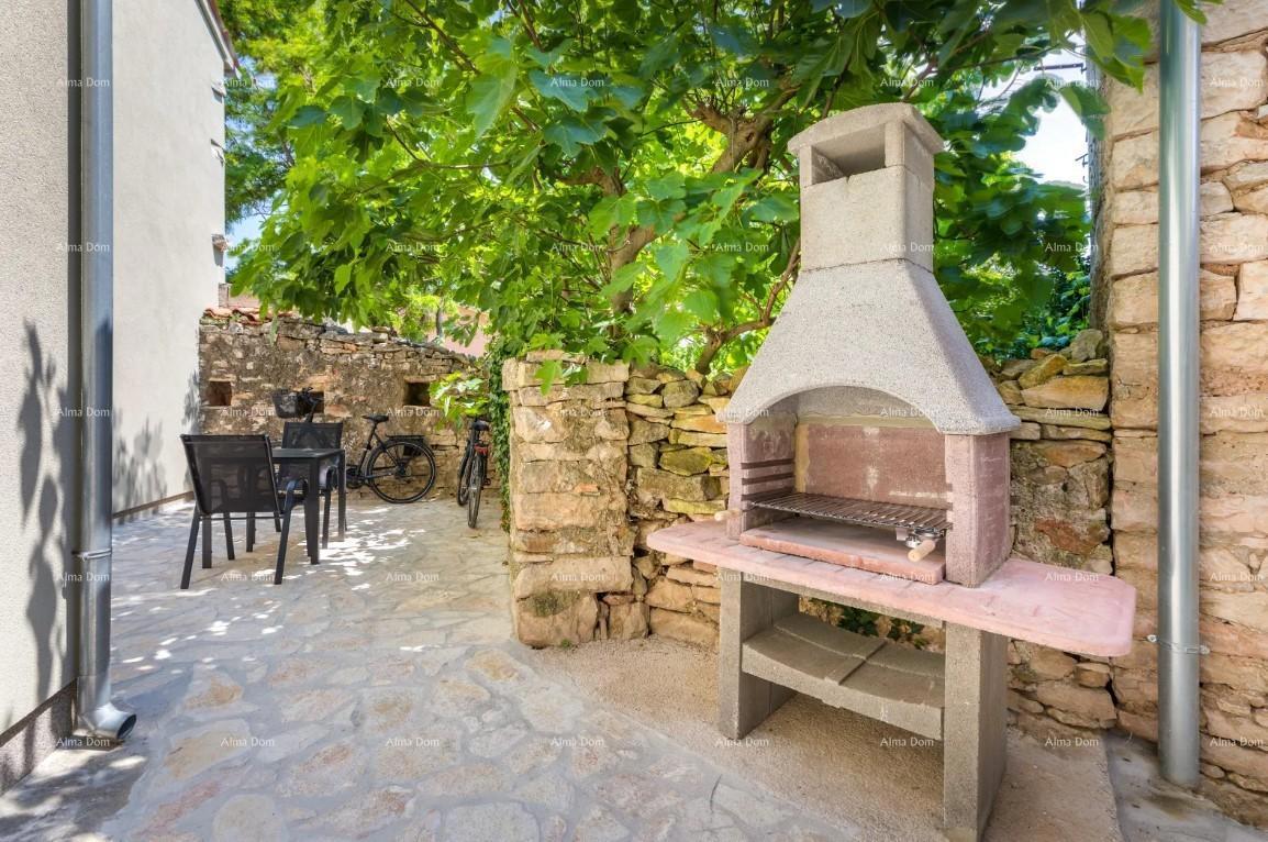 Prodamo kamnito hišo