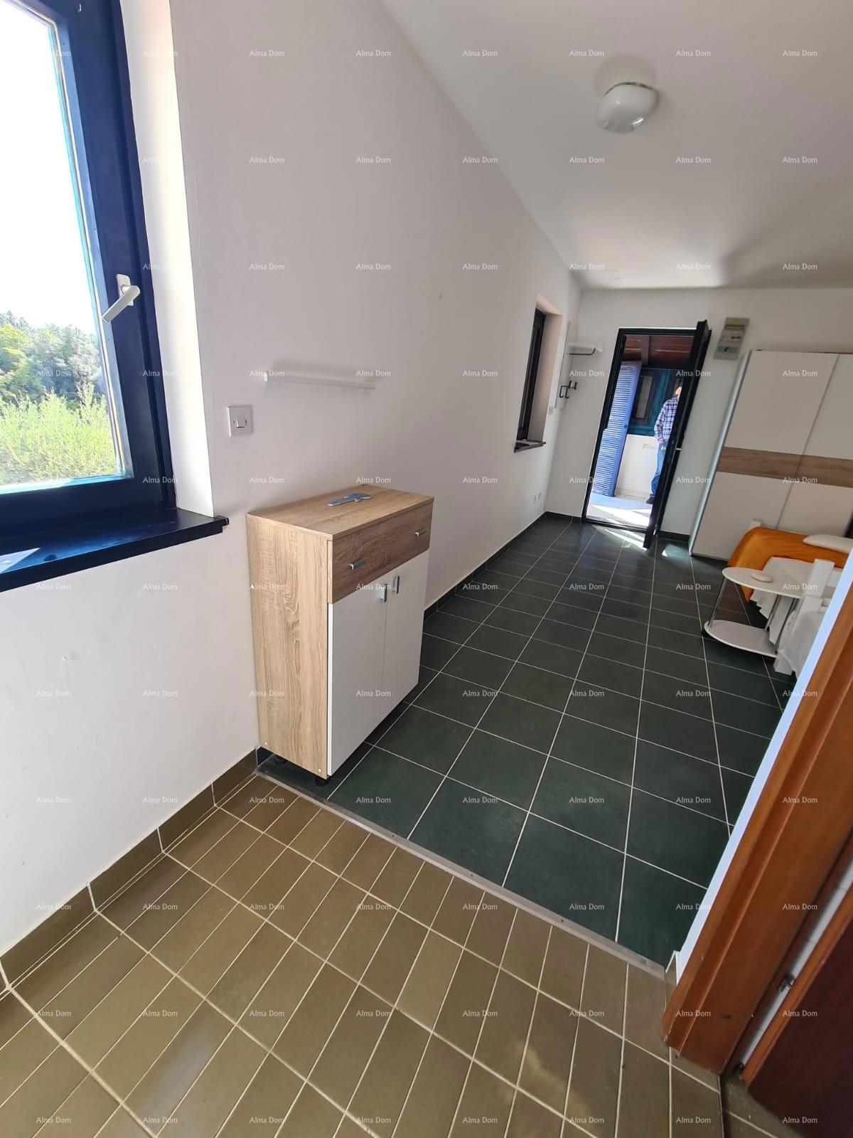 Apartma na prodajo v Barbarigi – prva vrsta do morja
