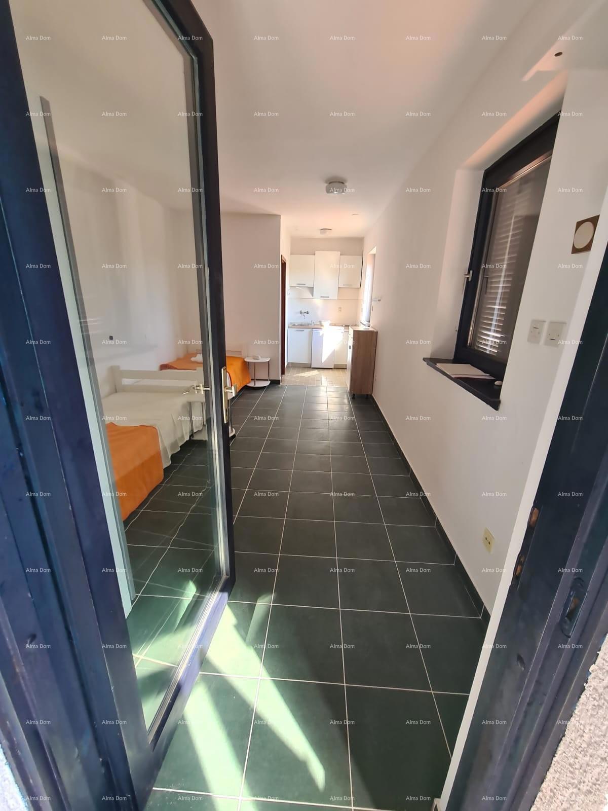Apartma na prodajo v Barbarigi – prva vrsta do morja