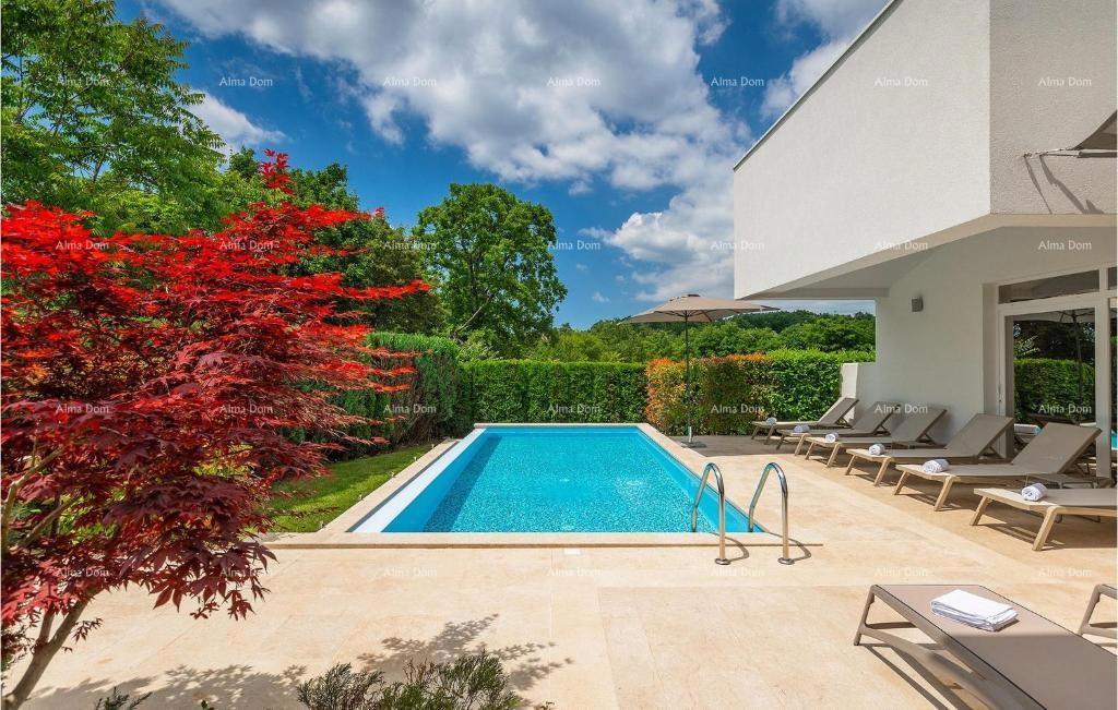 Žminj! Izjemna moderna vila, obkrožena nedotaknjeno naravo.