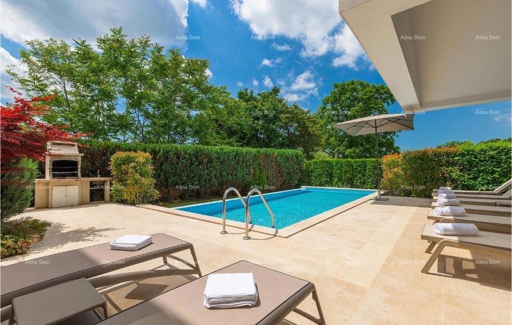 Žminj! Izjemna moderna vila, obkrožena nedotaknjeno naravo.