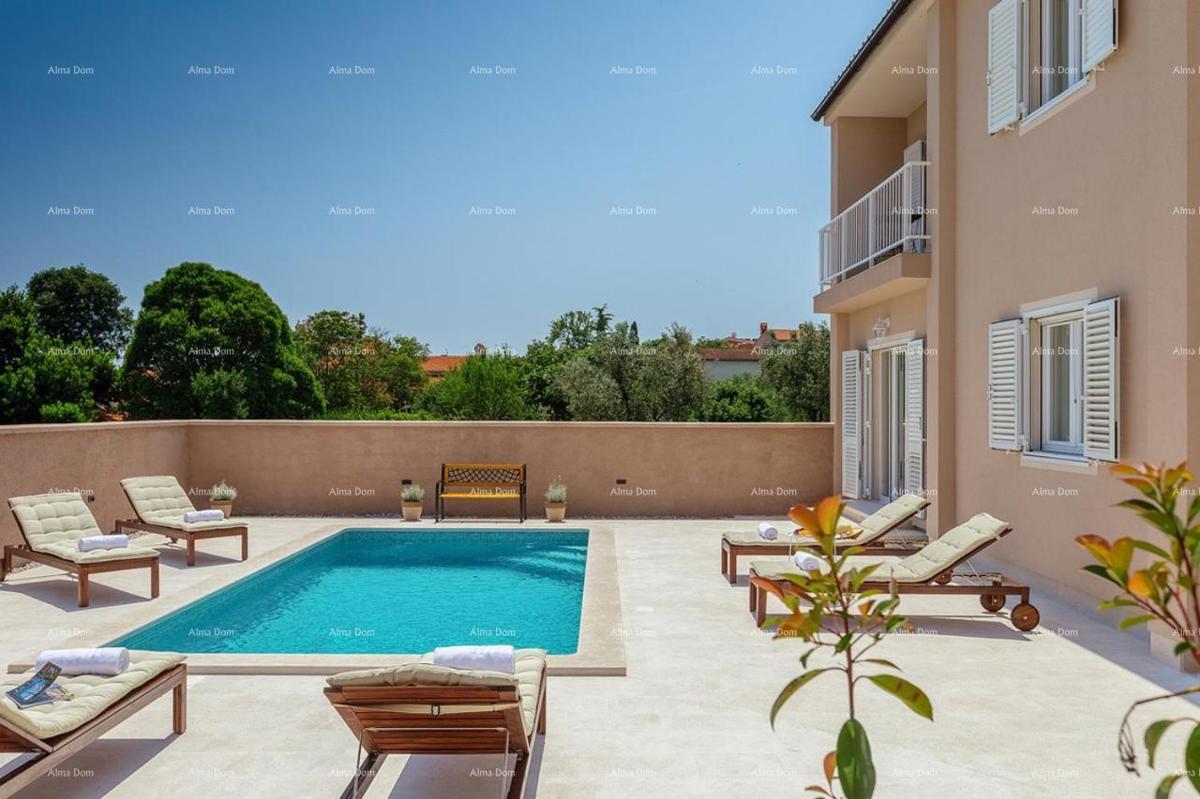 Novo! Čudovita vila v bližini Pule.Štinjan.