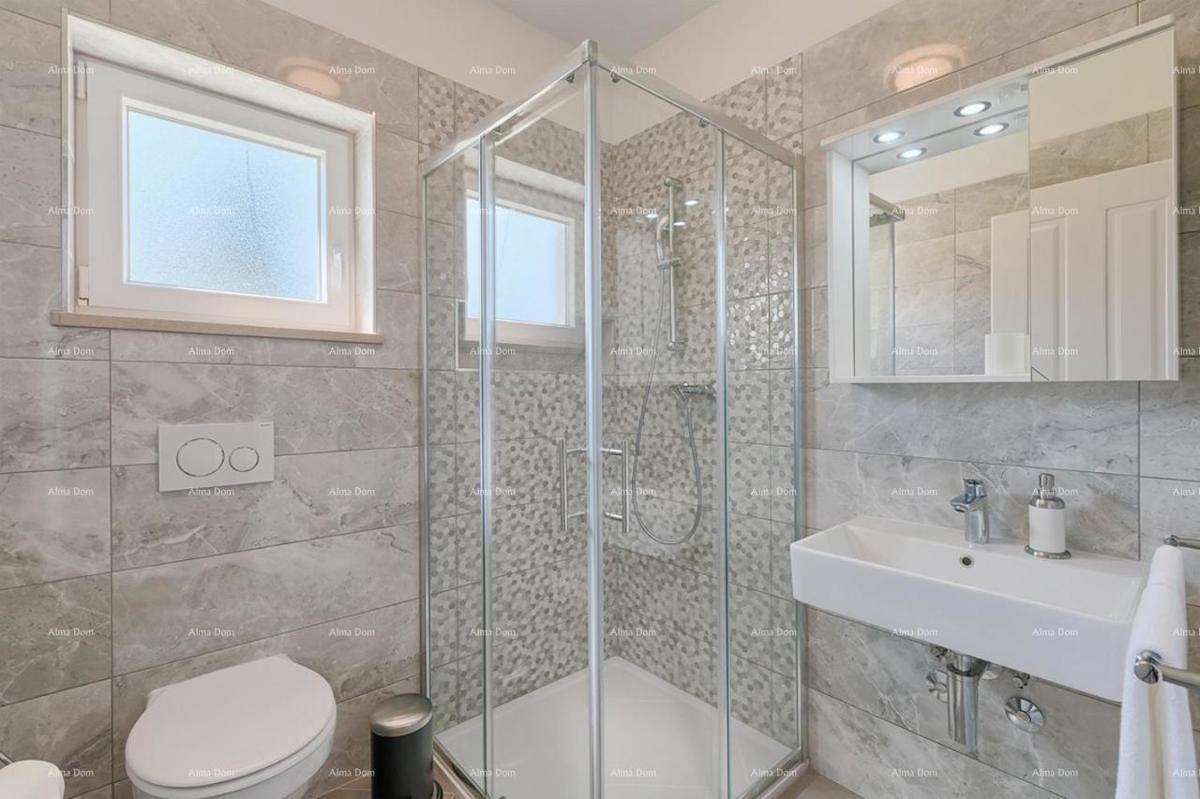 Novo! Čudovita vila v bližini Pule.Štinjan.