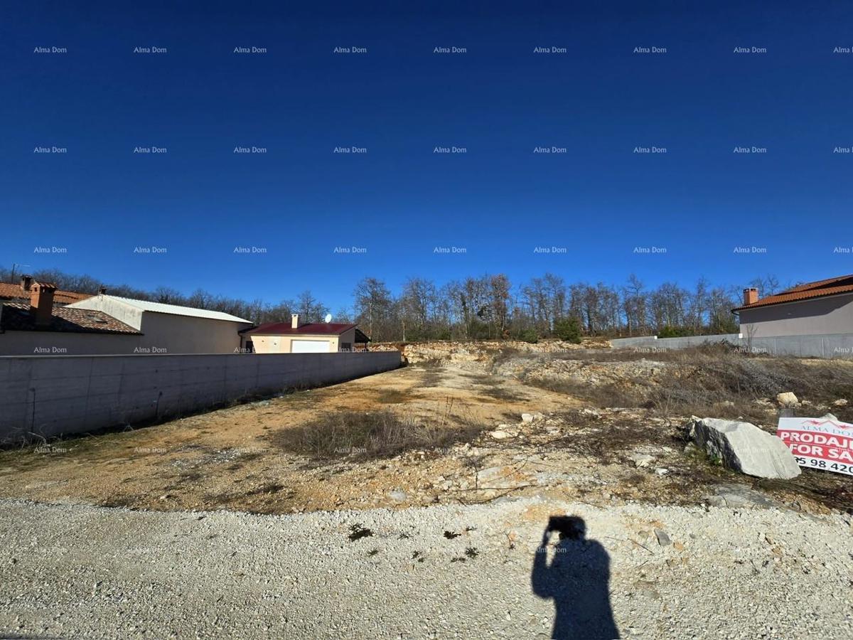 Prodaja gradbene parcele s projektom, BIBIĆI!!