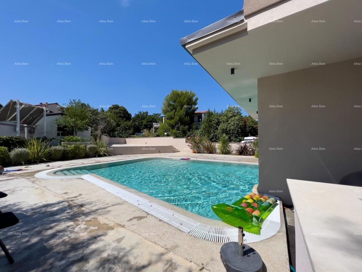 Prodamo stanovanje s čudovitim pogledom na morje! Premantura!