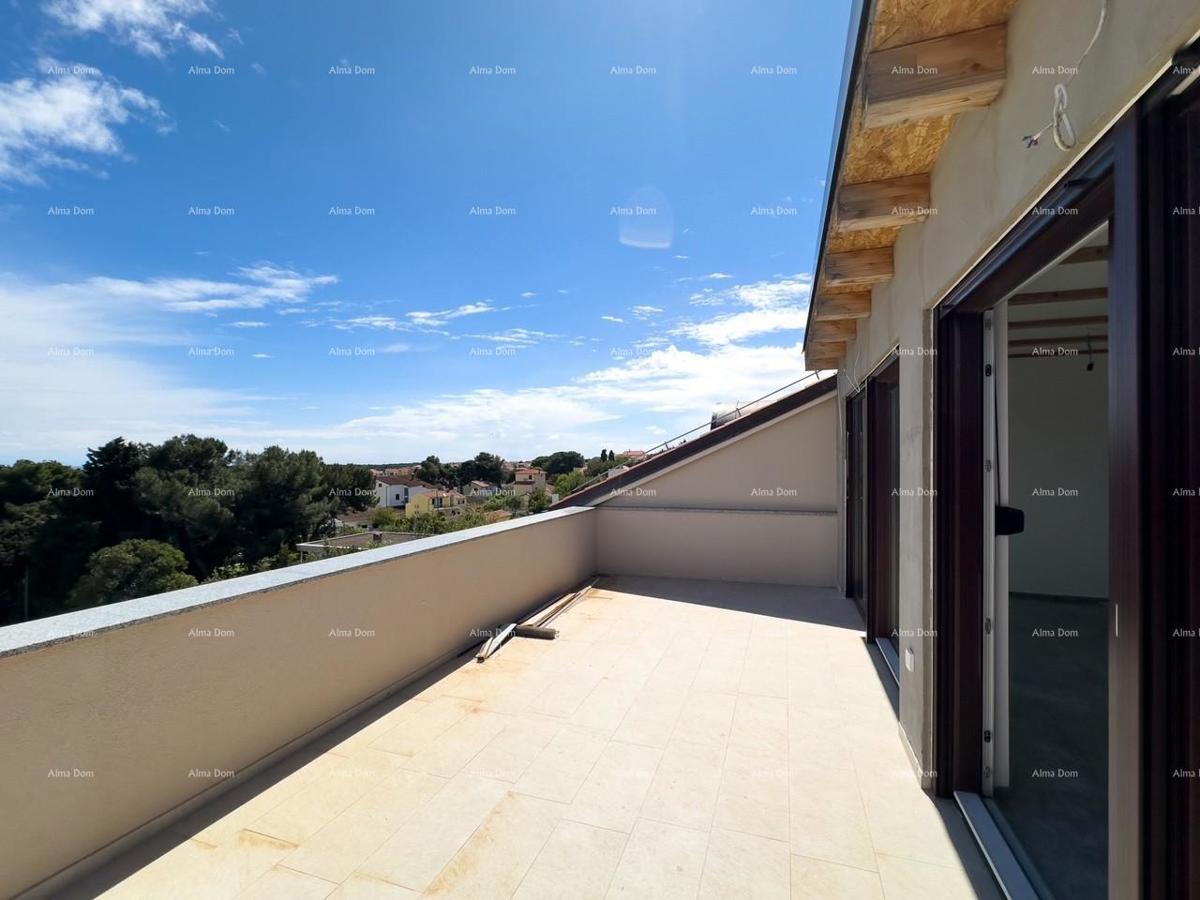 Prodamo stanovanje s čudovitim pogledom na morje! Premantura!