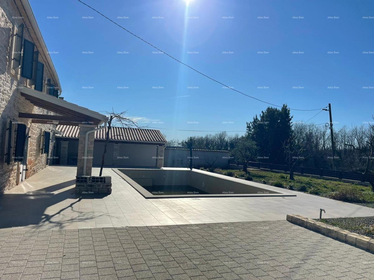 Renovirana istarska hiša s bazenom in dvoriščem – mirna lokacija, občina Barban