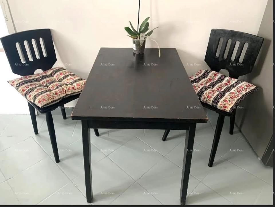 Hiša v centru Pule – 100 m od Arene