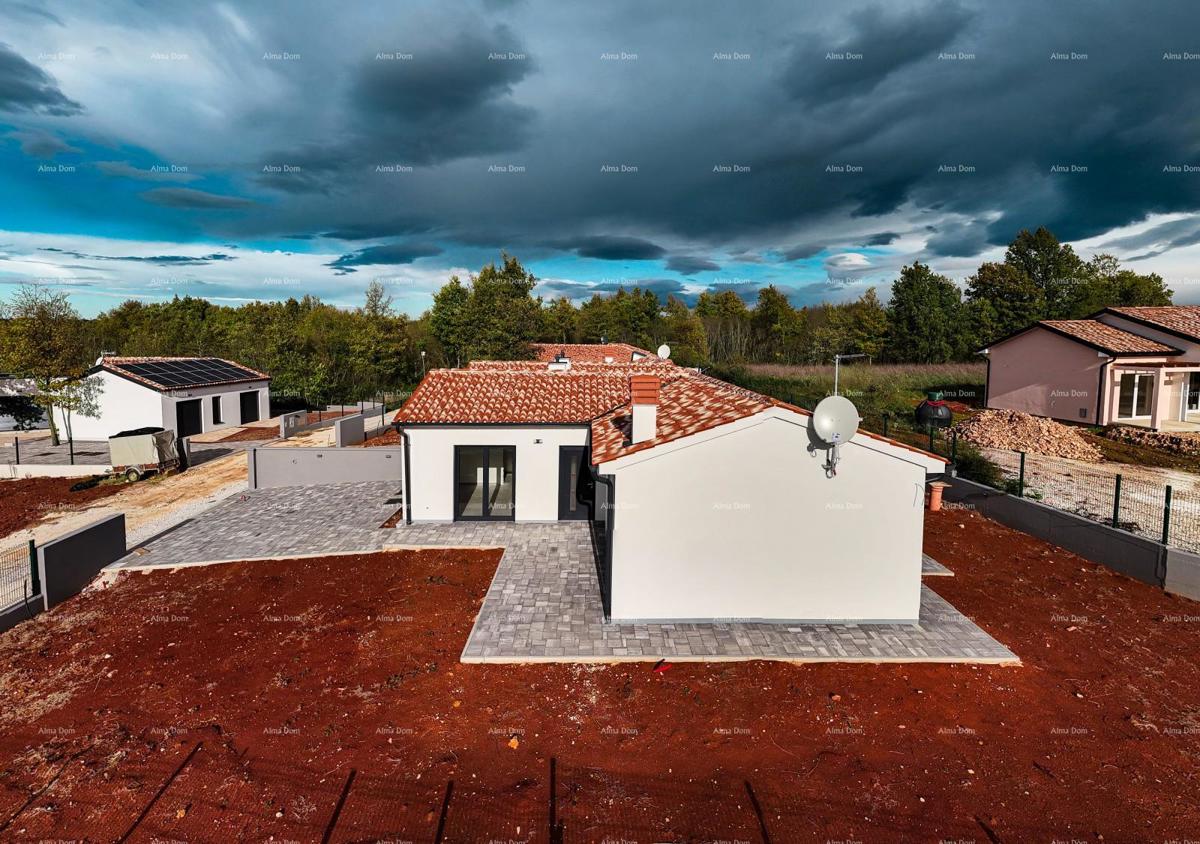 BARBAN, KOŽLJANI - Novogradnja / Dvojček, desni del. Ekološko naselje