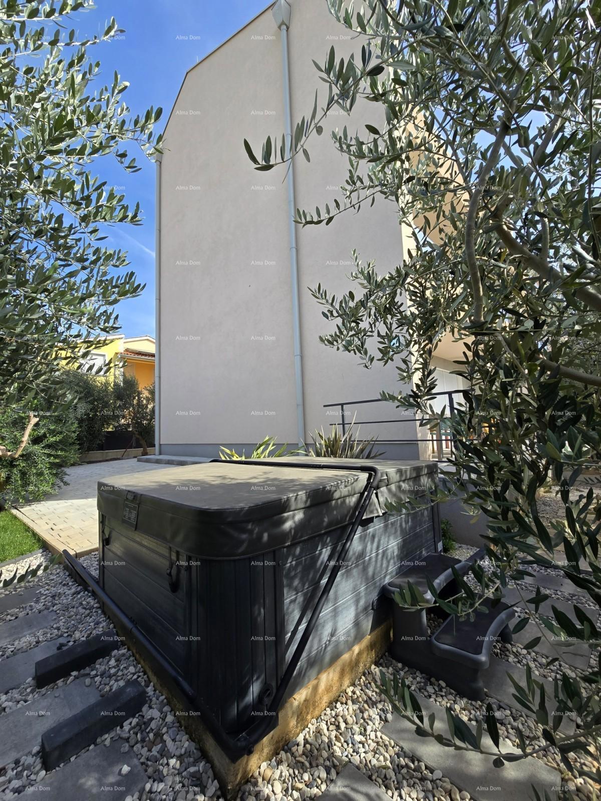 Moderna hiša v Medulinu, 800 m od centra in 150 m od morja – idealna za družino ali naložbo!