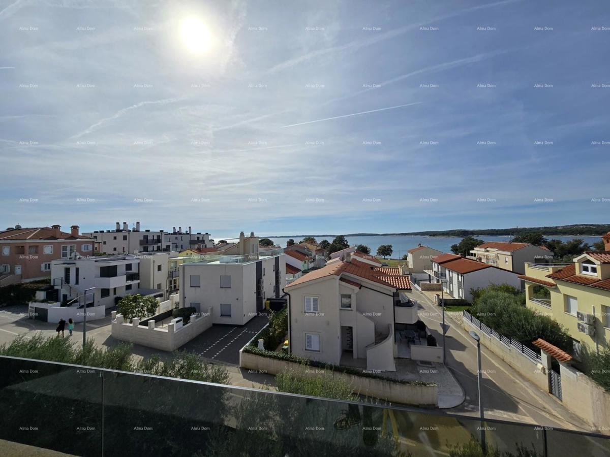 Moderna hiša v Medulinu, 800 m od centra in 150 m od morja – idealna za družino ali naložbo!