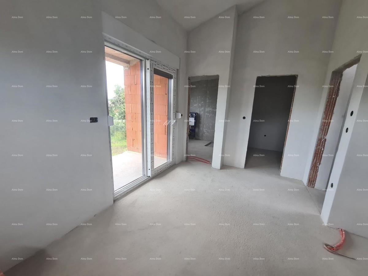 Na prodaju dvoetažni stan s vrtom v Ližnjanu