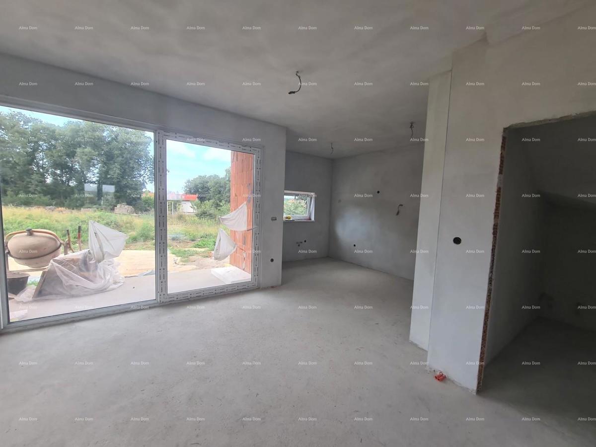 Na prodaju dvoetažni stan s vrtom v Ližnjanu