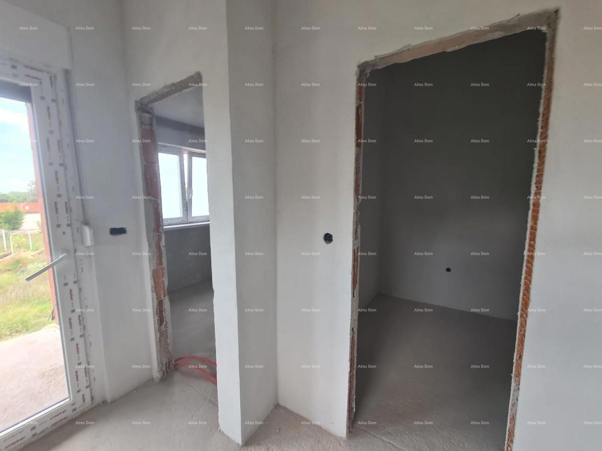 Na prodaju dvoetažni stan s vrtom v Ližnjanu