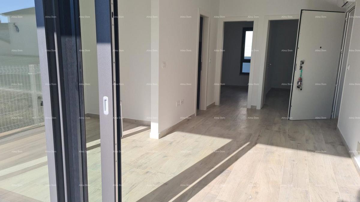 Moderen apartma v bloku D z dvema parkirnima mestoma, blizu Umaga!