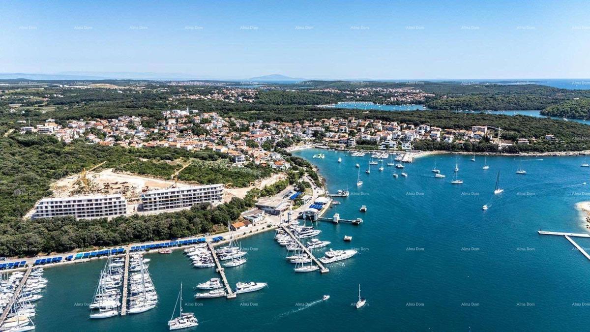 Prodaja modernih stanov v ekskluzivni stavbi z razgledom na marino, Pula!