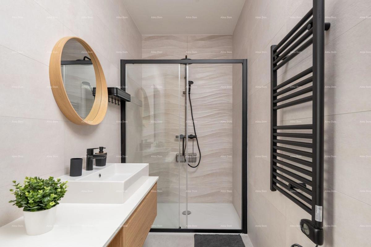 Prodaja novoizgrajene, moderno opremljene hiše s bazenom, Rakalj!